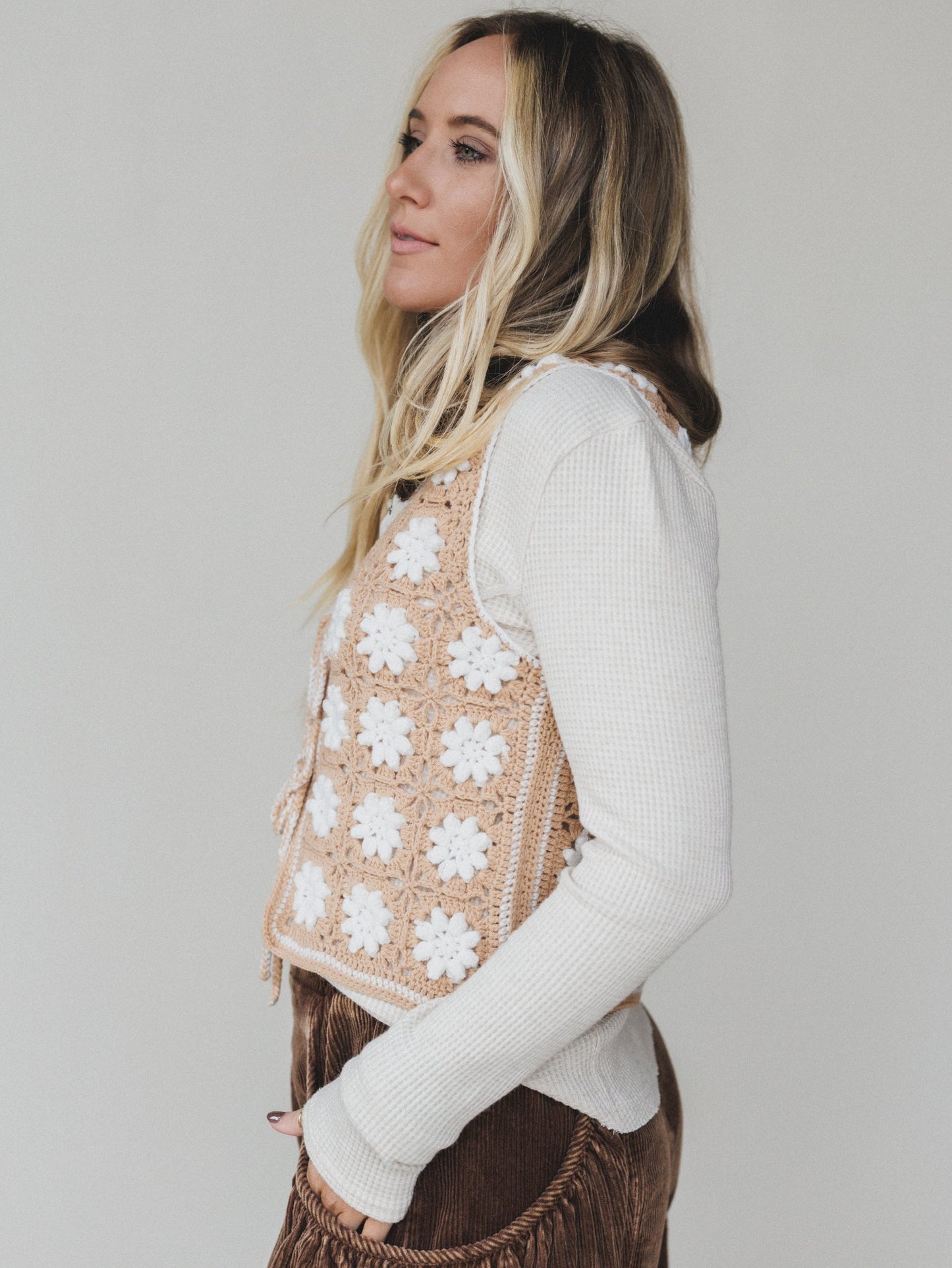 Moonflower Crochet Vest - Camel