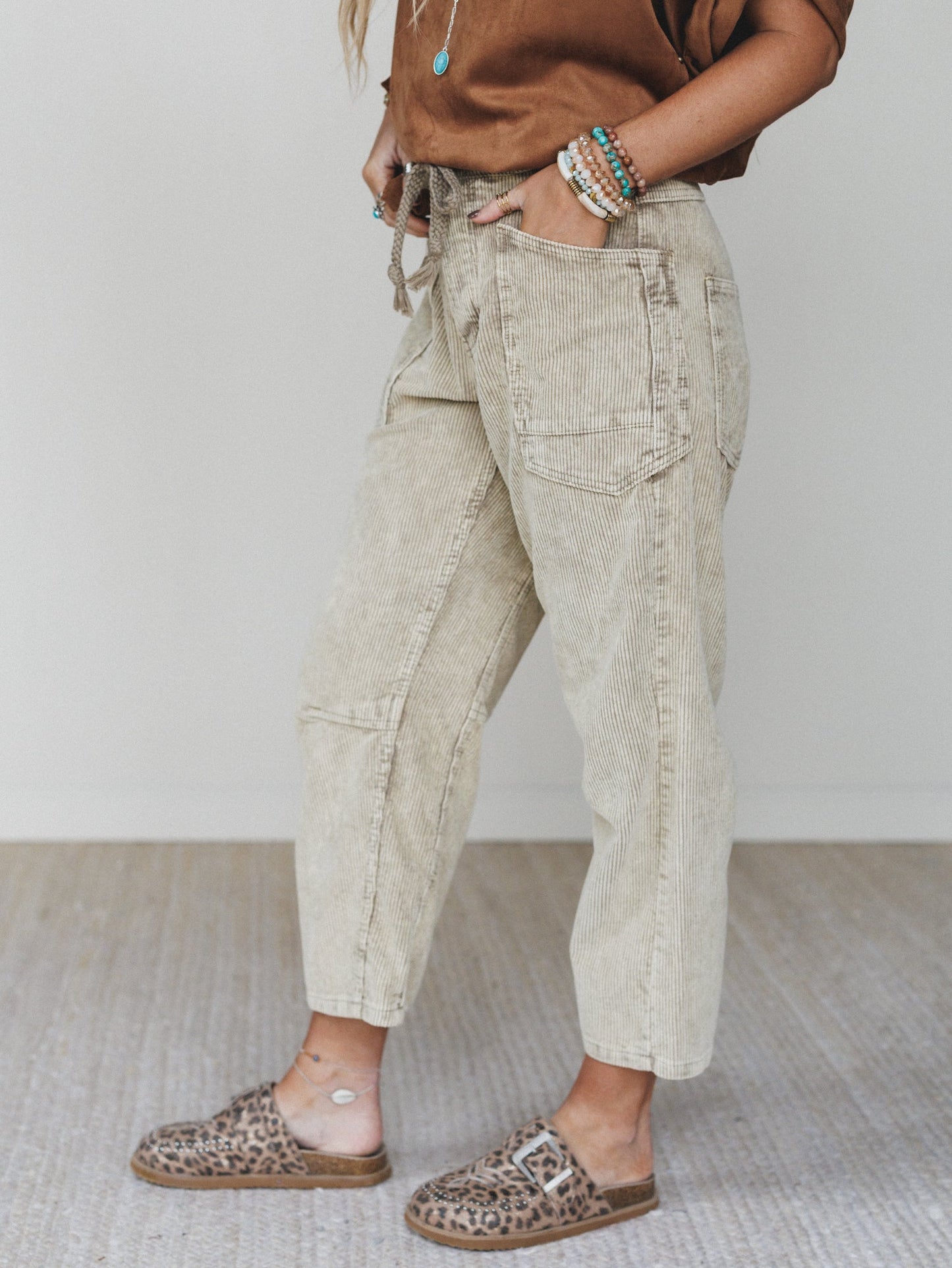 Fall Feeling Corduroy Barrel Pants - Olive Taupe