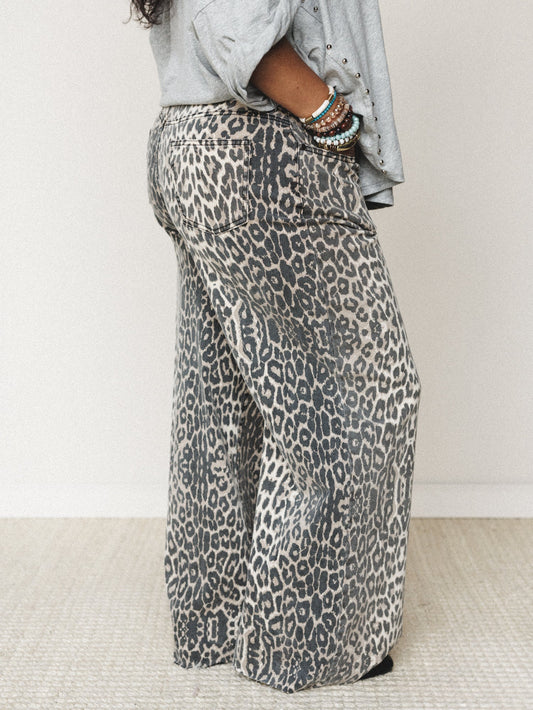 Roaming Leopard Print Pants - Brown