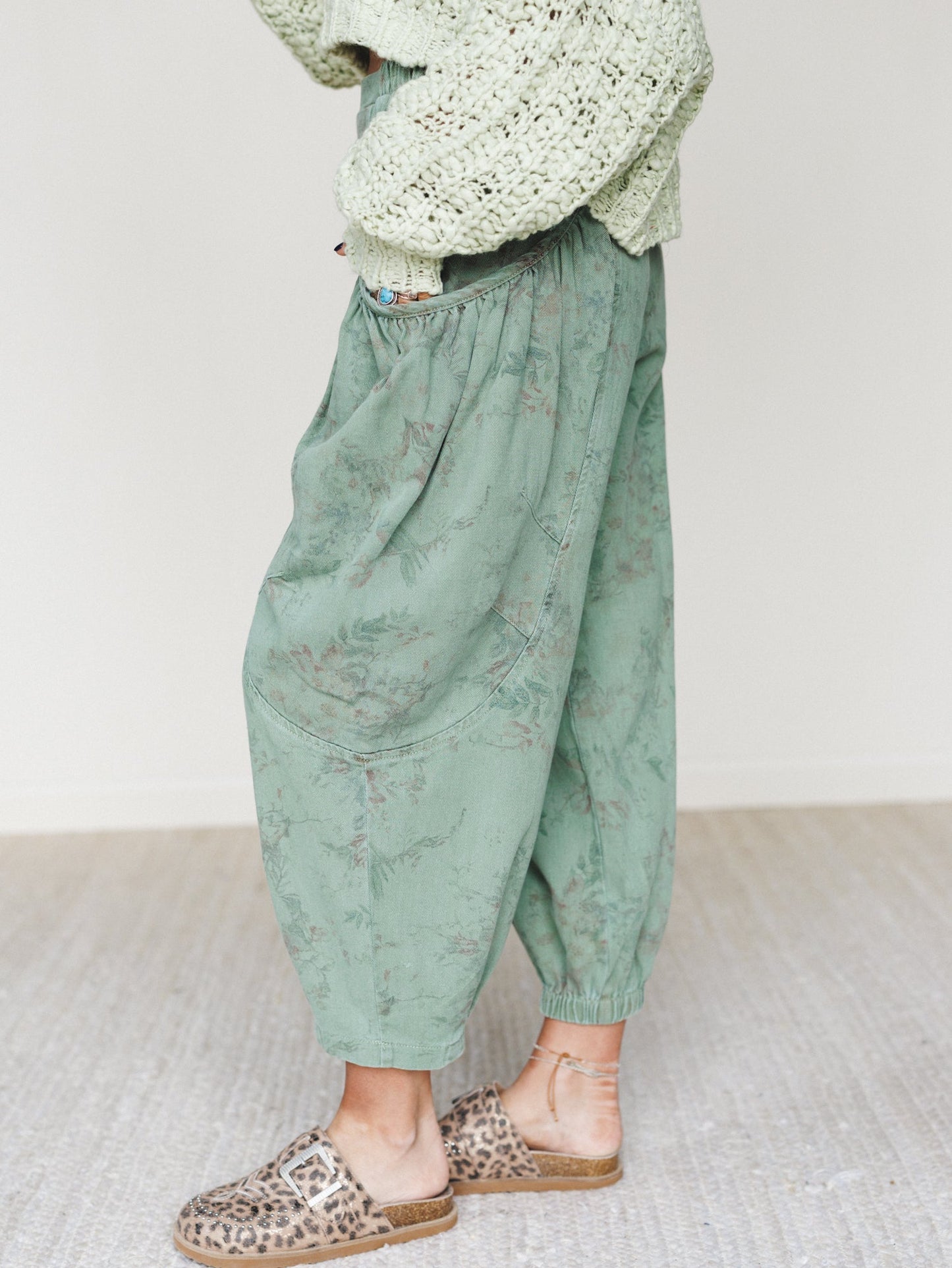 The Nest Nora Gathered Barrel Denim Pant - Olive Floral