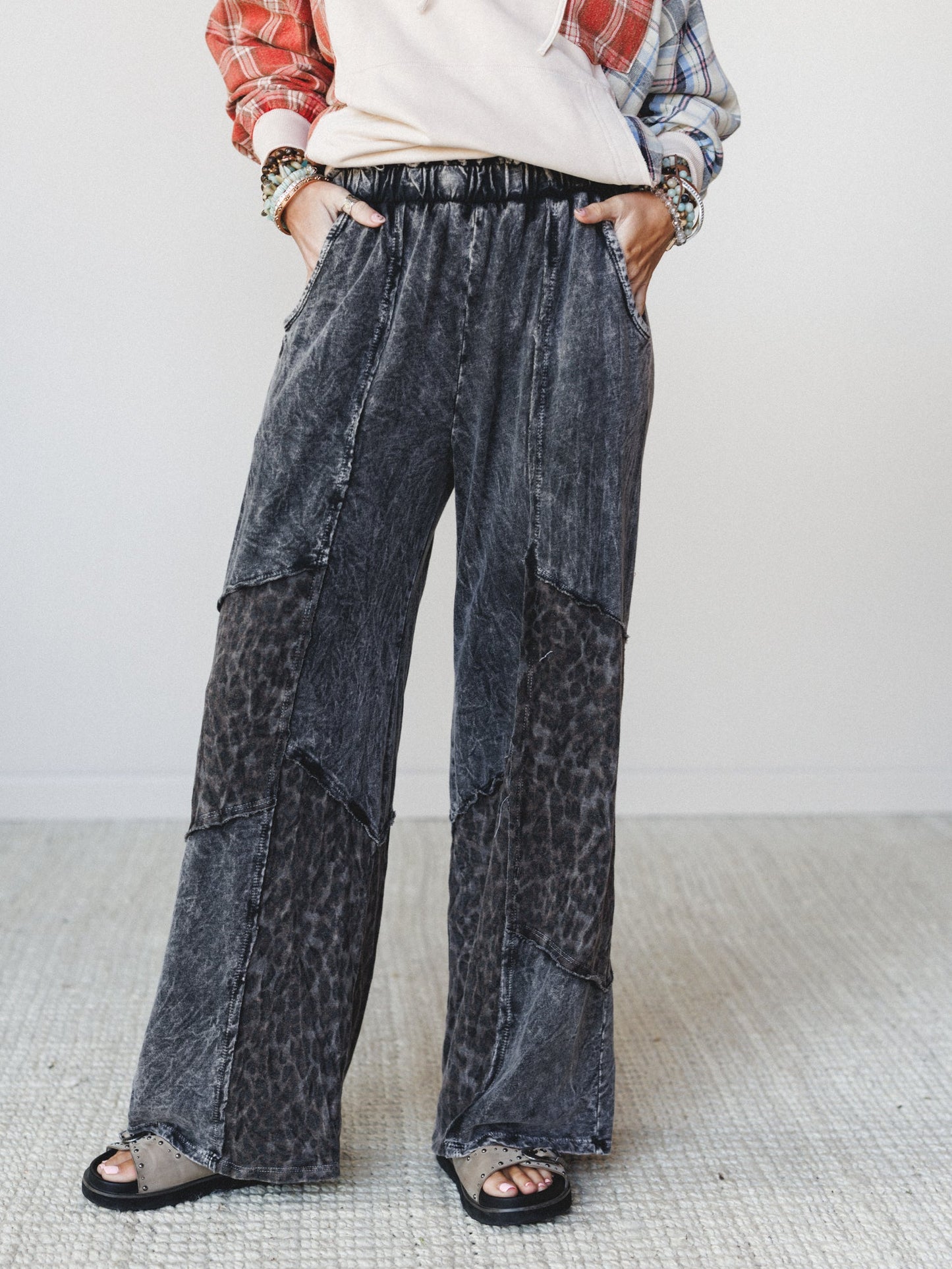 Printed Spirit Wide Leg Pants - Ash Black
