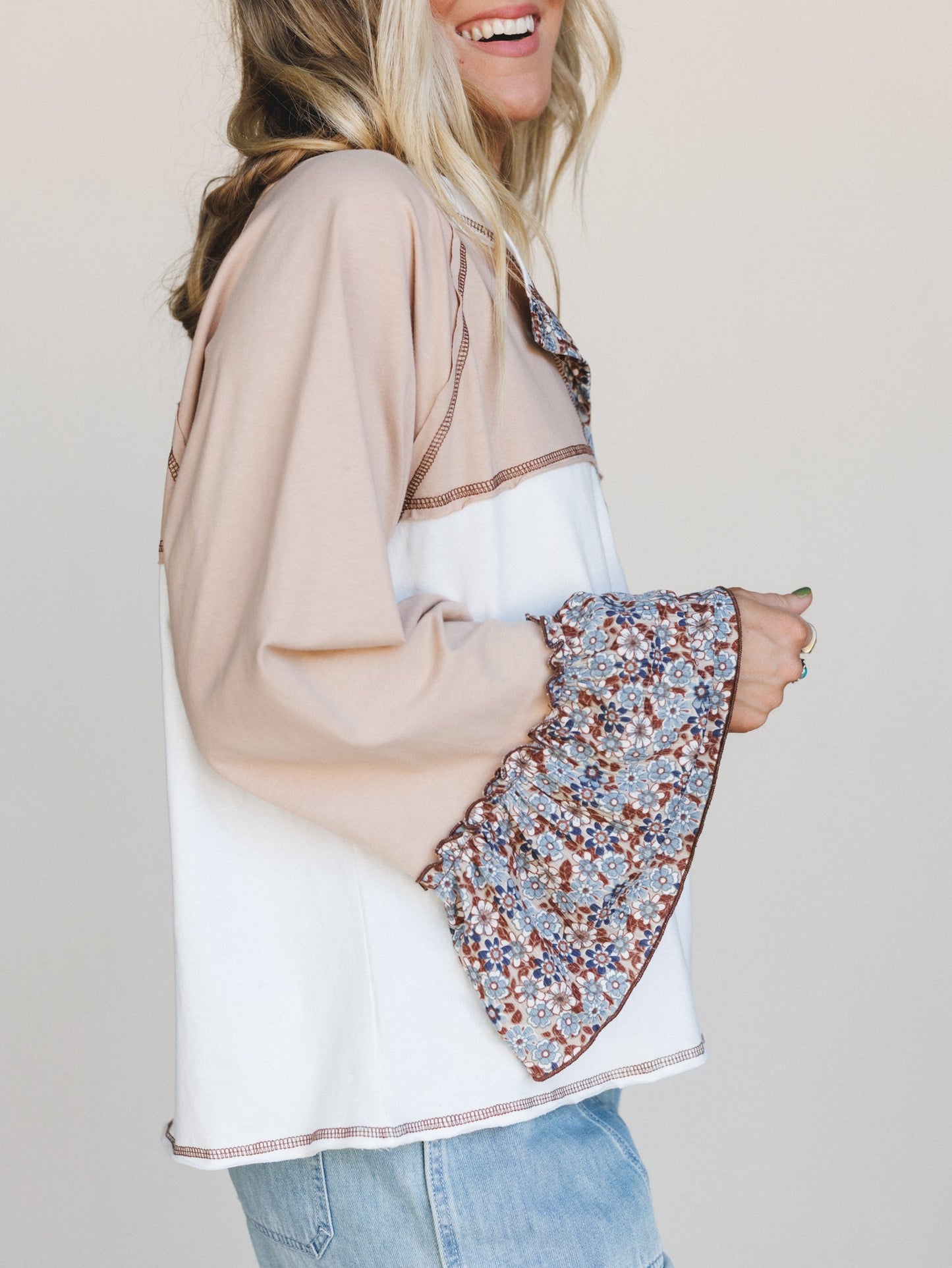 The Nest Honey Bloom Top - Taupe Off White