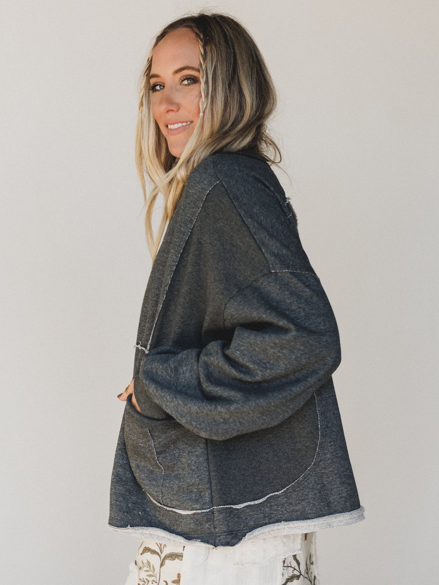 The Nest Karli Knit Pocket Top - Charcoal