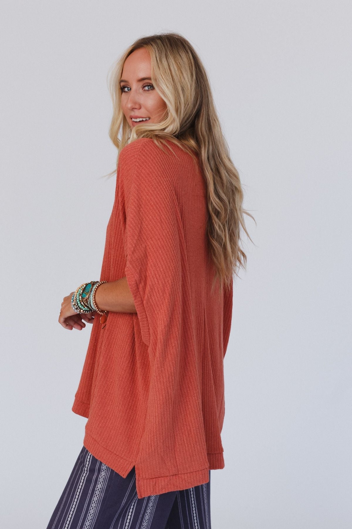 The Nest Rowan Oversized Ribbed Knit Top - Brick